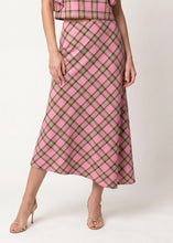 Plaid pink skirt
